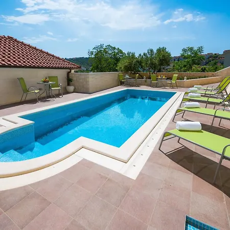 Family-friendly With Swimming Pool Hvar - 22502 *