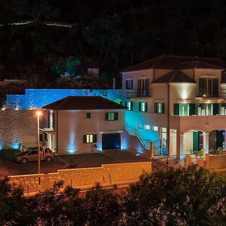 Apartment With Swimming Pool Hvar - 22502 *