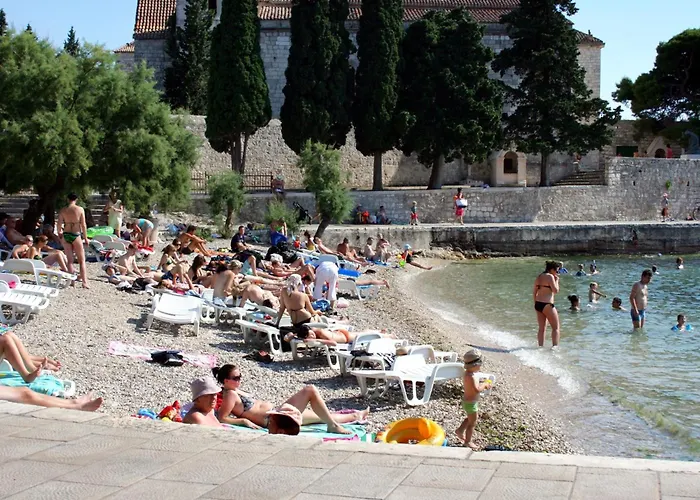 Family-friendly With Swimming Pool Hvar - 22502 Apartment