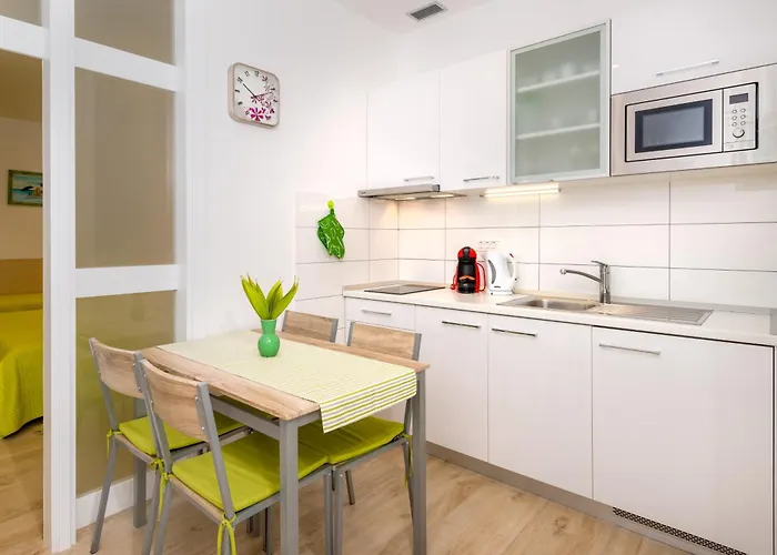 Apartment Family-friendly With Swimming Pool Hvar - 22502