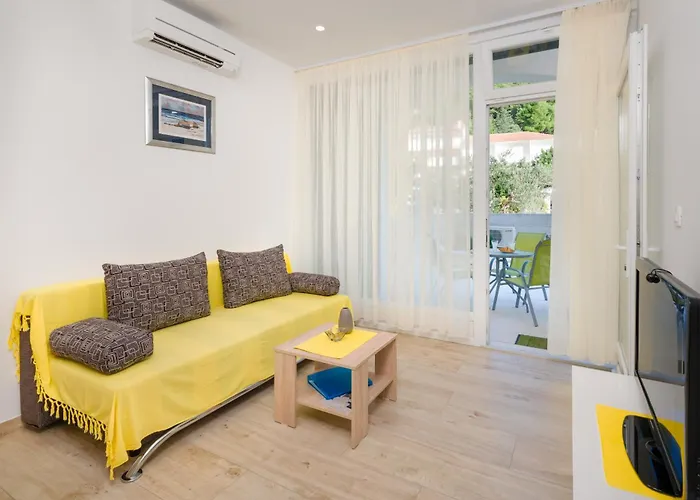 Family-friendly With Swimming Pool Hvar - 22502 Apartment *
