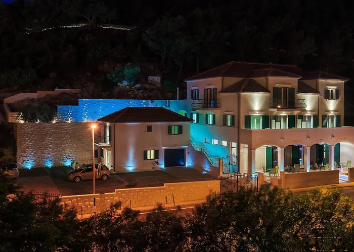 Apartment Family-friendly With Swimming Pool Hvar - 22502 *